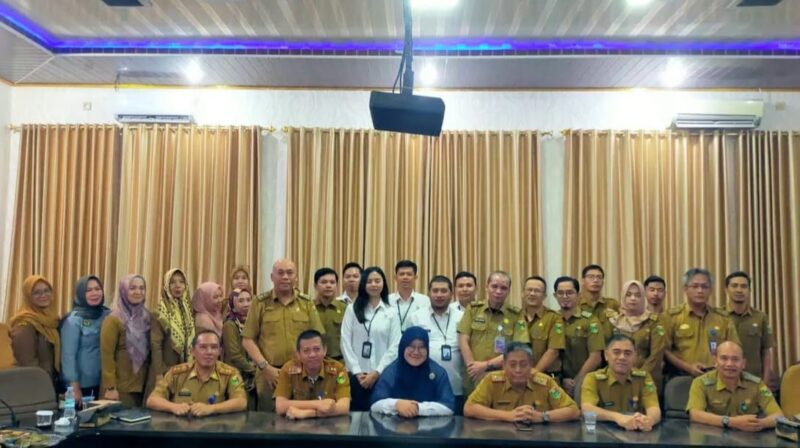 Para pejabat Pemkab dan BPS saat foto bersama usai meluncurkan Inovasi SIEDUTA, Selasa 15 Juli 2025 |