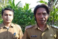 Kepala Pekon Air Abang Kecamatan Ulu Belu Tanggamus, Agus Trioko saat memberikan di lokasi penanaman pohon durian program Bina Bakti Masyarakat Desa dan BPBD Tanggamus, Senin 21 Juli 2025 | Herdi/Media Prioritastv.com.