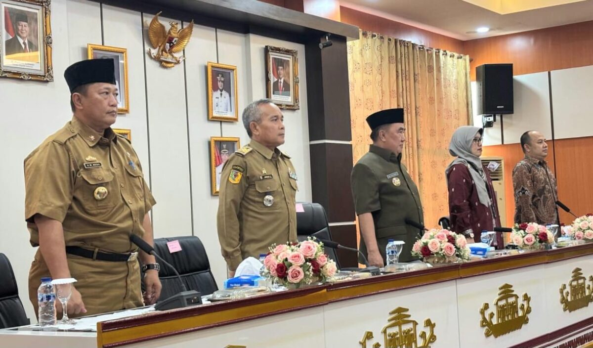 Bupati Tanggamus saat pembukaan sosialisasi literasi keuangan dan pasar modal di aula Setdakab Tanggamus, Selasa 22 Juli 2025 | Herdi/Media Prioritastv.com.