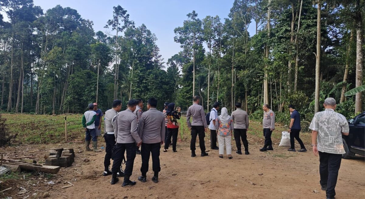 Penelitian lapangan oleh Puslitbang Polri di Gisting Atas, Kecamatan Gisting, Tanggamus, Rabu 23 Juli 2025 | Dok. Humas Polres Tanggamus.