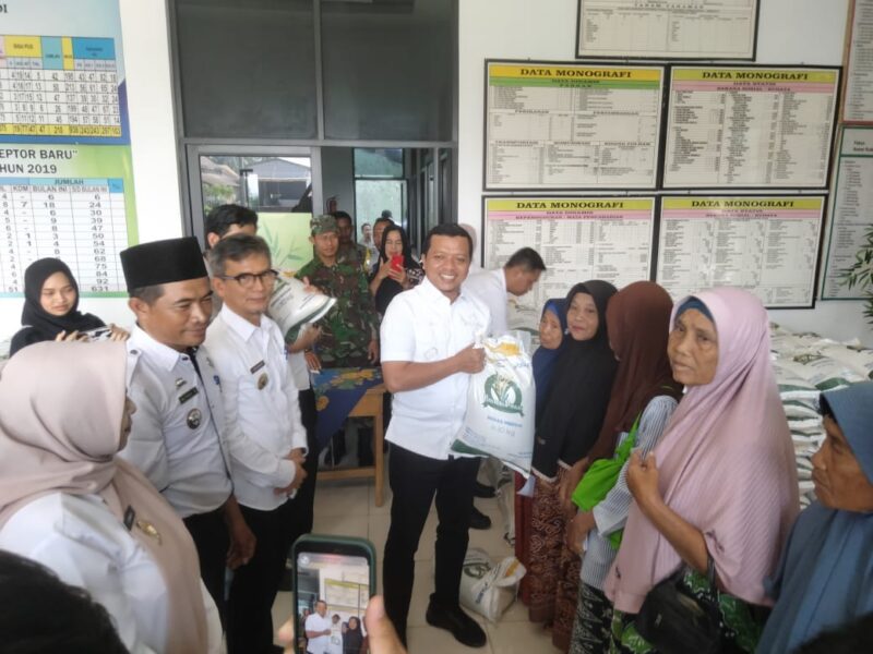 Penyaluran bantuan pangan pemerintah di Pekon Sidodadi, Pardasuka, Pringsewu, Kamis 23 Juli 2025 | Samuel/Media Prioritastv.com.