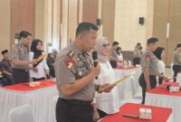 AKBP M. Yamil bersama Ketua DPRD Kota Metro Ria Hartini saat mengikuti bimbingan pernikahan di Polda Lampung | Ist.