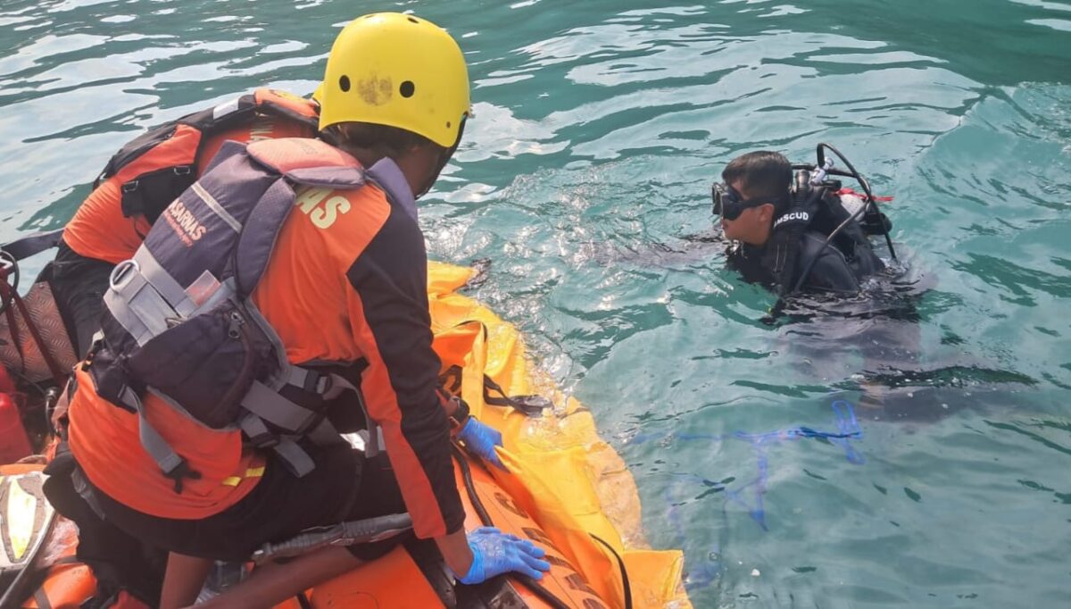 Korban Rudi Irawan saat dievakuasi tim SAR usai berhasil ditemukan, Minggu 27 Juli 2025 | Dok. Kantor SAR Lampung.