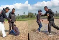 Kolase foto saat remaja 15 tahun dianiaya oleh dua temannya di area pesawahan Desa Pengarang, Jembersari Darusolah, Bodowoso, Jawa Timur | Dok. Tangkapan Layar Video.