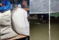 Kolase foto pedagang saat mengemas kembali barang dagangan dan banjir disertai hujan di Pasar Sukamaju, Pekon Putih Doh, Cukuh Balak, Tanggamus, Senin 28 Juli 2025 | Dok. Tangkapan Layar Video.