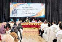 Bunda Guru Kabupaten Tanggamus, Dra. Hj. Siti Mahmudah Saleh, M.Pd saat menyampaikan pesan kepada para guru, Rabu 20 Juli 2025 | Dok. Kominfo Tanggamus.