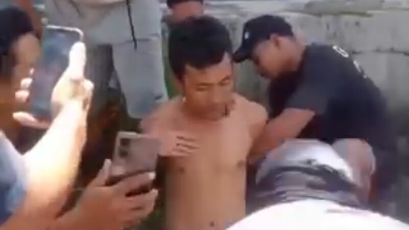Tersangka Curanmor di Ambarawa Pringsewu saat ditangkap massa, Jumat 18 Juli 2025 | Dok. Tangkapan Layar Video.