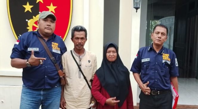 Adi Putra Amril selaku Kuasa Hukum Supriono saat berada di Polres Tanggamus |