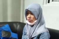 Gadis yang diinformasikan tersesat bernama Heni Arifah Nurafiha yang saat ini telah diserahkan kepada keluarganya di Kuncup Pringsewu, Minggu 3 Agustus 2025, malam | Dok. Facebook Yono Yono.