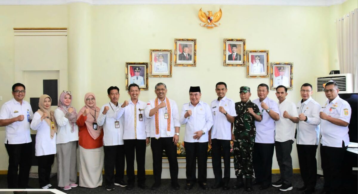 Foto bersama Bupati Tanggamus Moh. Saleh Asnawi bersama jajarannya dan Dirjen Hortikultura Kementerian Pertanian RI, Dr. Muhammad Taufik Ratule, Rabu 6 Agustus 2025 | Herdi/Media Prioritastv.com.
