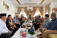 Bupati Tanggamus, Moh. Saleh Asnawi saat menerima tim KLHK di ruang kerjanya, Kamis 7 Agustus 2025 | Herdi/Media Prioritastv.com.