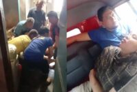 Kolase foto saat Damkarmat Tanggamus mengevakuasi korban usai terjebur dan saat membawa ke rumah sakit menggunakan mobil Damkar, Selasa 12 Agustus 2025 | Ist.