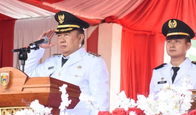 Bupati Tanggamus Moh. Saleh Asnawi saat menjadi inspektur upacara HUT ke 80 RI di Lapangan Merdeka Kota Agung, Minggu 17 Agustus 2025 | Herdi/Media Prioritastv.com.