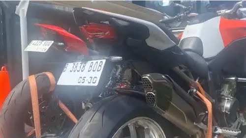Ducati Multistrada disita KPK dalam OTT Wamenaker Immanuel Ebenezer saat berada di gedung KPK, Kamis 21 Agustus 2025 |