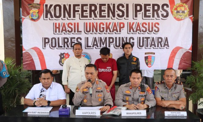 Kapolres Lampung Utara, AKBP Deddy Kurniawan saat memimpin konferensi pers pengungkapan kasus pembunuhan di Desa Sawojajar, Kotabumi, Jumat 22 Agustus 2025 | 