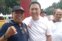 Perwakilan PT Media Prioritas Tivi Jakarta, Ubaidillah (Kiri) saat bersama Ketua Ikatan Alumni SMA 3 Teladan, Garibaldi "Boy" Tohir, Minggu 24 Agustus 2025 | Rudi/Media Prioritastv.com