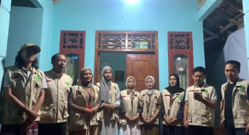 Mahasiswa KKN Universitas Malahayati saat menyampaikan apresiasinya, Selasa 25 Agustus 2025 | Dok. Humas Polres Tanggamus.
