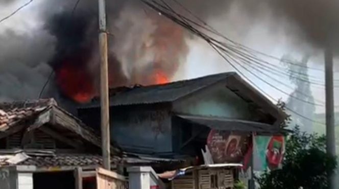 Kebakaran di Panjang Bandar Lampung. Source: Ist