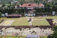 Foto udara Apel Besar Peringatan Hari Pramuka ke-64 Tahun 2025 di Lapangan Pemkab Tanggamus, yang dipimpin Bupati Moh. Saleh Asnawi Rabu (27/8/2025) pagi | Herdi/Media Prioritastv.com.