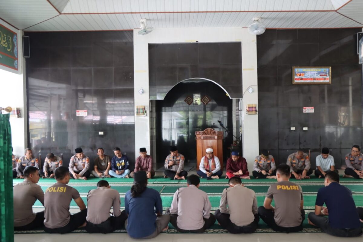 Kegiatan Doa bersama di Masjid Hidayatullah Polres Tanggamus, Sabtu 30 Agustus 2025 | Dok. Humas Polres Tanggamus.