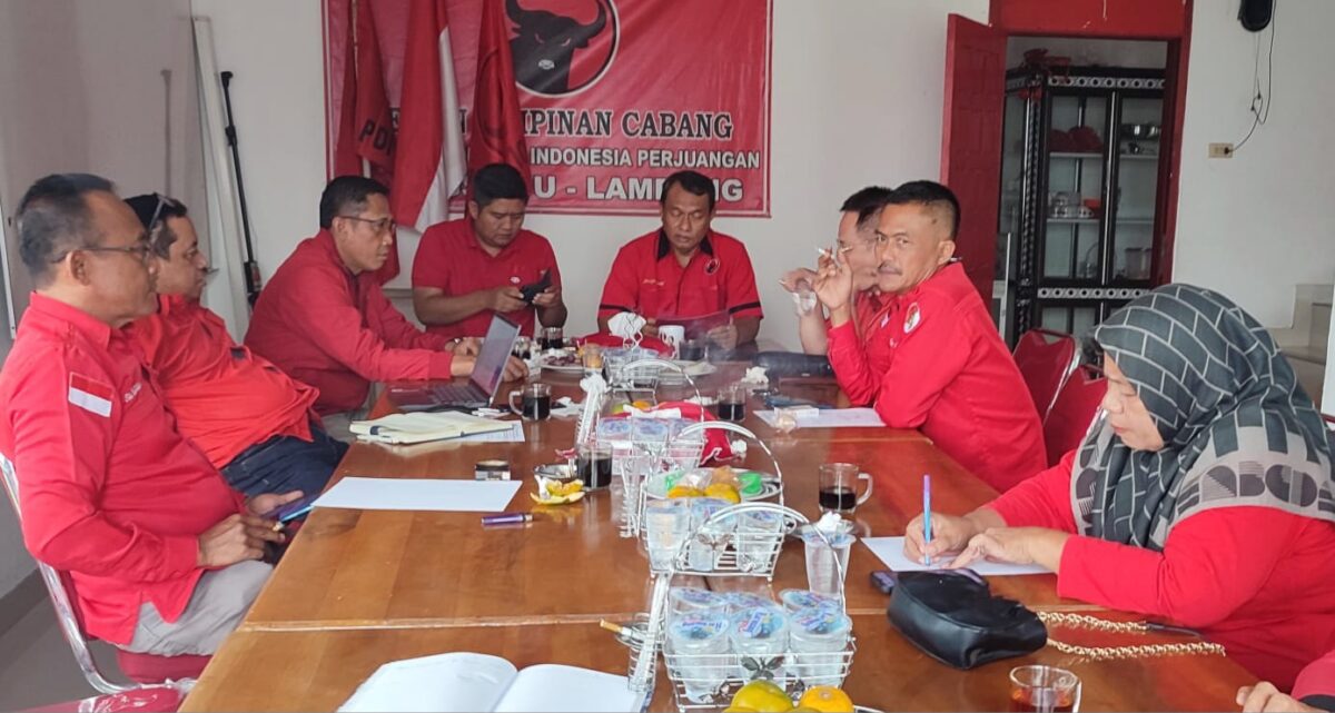 Rapat usulan calon Ketua DPD PDI Perjuangan Provinsi Lampung dalam rapat pleno yang digelar di sekretariat kantor DPC PDI-P Pringsewu, Sabtu 30 Agustus 2025, siang | Agus Salim/Media Prioritastv.com.