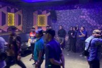 BNNP Lampung saat menggerebek tempat karaoke di Hotel Grand Mercure, Bandar Lampung, Kamis 28 Agustus 2025 | Dok. BNNP Lampung.