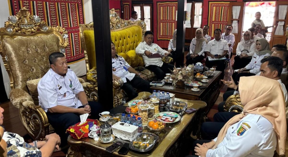 Tim Evaluasi Penataan Desa Provinsi Lampung saat melaksanakan audensi dengan Bupati Tanggamus di Lamban Bulapis Batang, Talang Padang, Rabu 3 September 2025 | Ist.