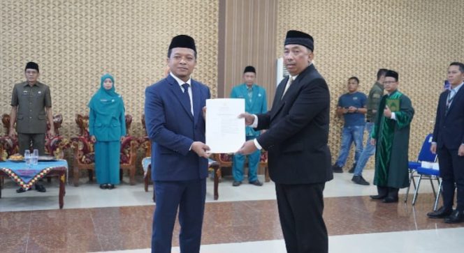 M. Andi Purwanto setelah dilantik Bupati Riyanto Pamungkas, menjadi Sekdakab Pringsewu, Senin 8 September 2025 | Samuel/Media Prioritastv.com.
