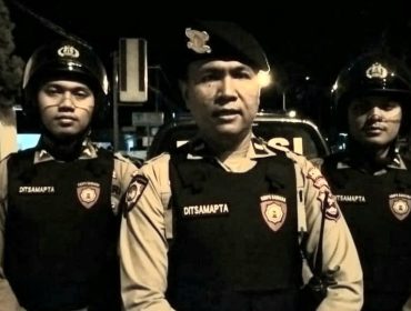 Kaur Binops Sat Lantas Polres Tanggamus, Ipda Ari Kurniawan yang memimpin Tim Patroli Presisi saat memberikan keterangan, Sabtu 13 September 2025, malam | Herdi/Media Prioritastv.com.