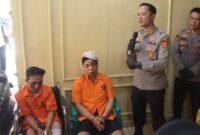 Kedua tersangka yang dihadirkan dalam konferensi pers yang dipimpin Kapolres Pringsewu AKBP M. Yunus Saputra, Jumat 12 September 2025 | Dok. Humas Polres Pringsewu