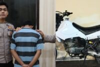 Kolase foto saat tersangka sebelum dijebloskan ke sel tahanan dan sepeda motor korban yang berhasil diamankan polisi | Dok. Humas Polres Tanggamus.