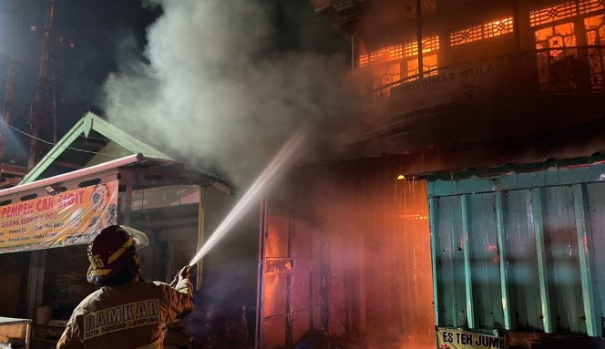 
					Diduga Konsleting Listrik Sebab Kebakaran di Bumi Waras Bandar Lampung yang Hebohkan Warga.!