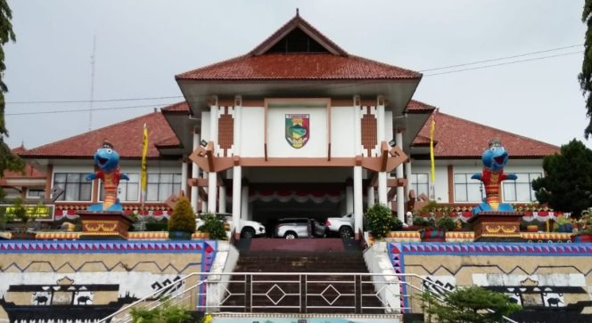 
					Gedung Sekretariat Pemkab Tanggamus | Foto : Dok.