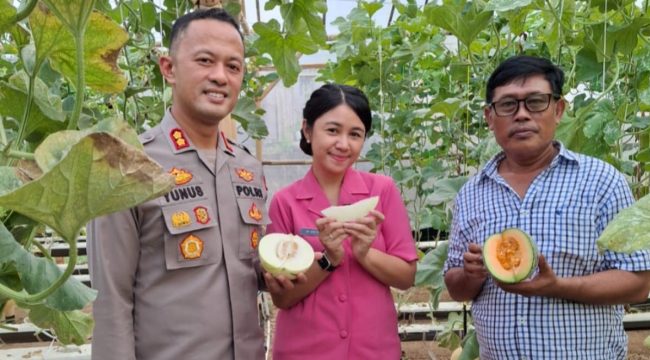 Kapolres Pringsewu AKBP M. Yunus saat mengunjungi Gabe Farm, Jumat 19 September 2025 | Dok. Humas Polres Pringsewu.