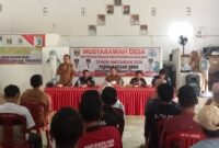 Sekdes Pekon Karang Brak, Pematang Sawa, Tanggamus, Dadang saat membukan Musdes penyusunan RKP 2026 di Balai Pekon setempat, Senin 22 September 2025 | Sungatno/Media Prioritastv.com.