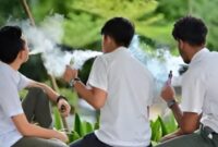 Ilustrasi Pelajar Lampung Utara Merokok di Jalan |