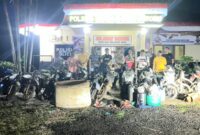 Seluruh barang bukti yang berhasil disita saat penggerebakan judi sabunh ayam di Desa Bandar Agung, Sribhawono, Lamtim | Dok : Polres Lampung Timur.