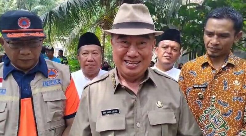 Bupati Tanggamus, H. Moh. Saleh Asnawi saat memberikan keterangan di Pekon Sidodadi, Semaka, Sabtu 27 September 2025 | Herdi/Media Prioritastv.com.