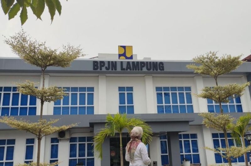 Kantor Balai Pelaksanaan Jalan Nasional (BPJN) Lampung yang menjadi sorotan L@PAKK terkait dugaan penyimpangan proyek jalan nasional. (Davit/Prioritastv.com)