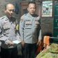 Petugas Polres Tanggamus melakukan identifikasi jasad IRT yang tenggelam di aliran irigasi Wonosobo.