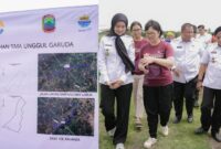 Kolase foto peta calon sekolah Garuda dan saat Wamendiktisaintej Stella Cristie dan Wabup Lampung Jihan Nurlela meninjau lahan setempat, Rabu 22 Oktober 2025 | Dok. Kominfotik Lampung.