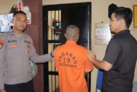 Tersangka S saat akan dijebloskan ke sel tahanan Polres Pringsewu, Senin 3 November 2025 | Dok. Humas Polres Pringsewu.