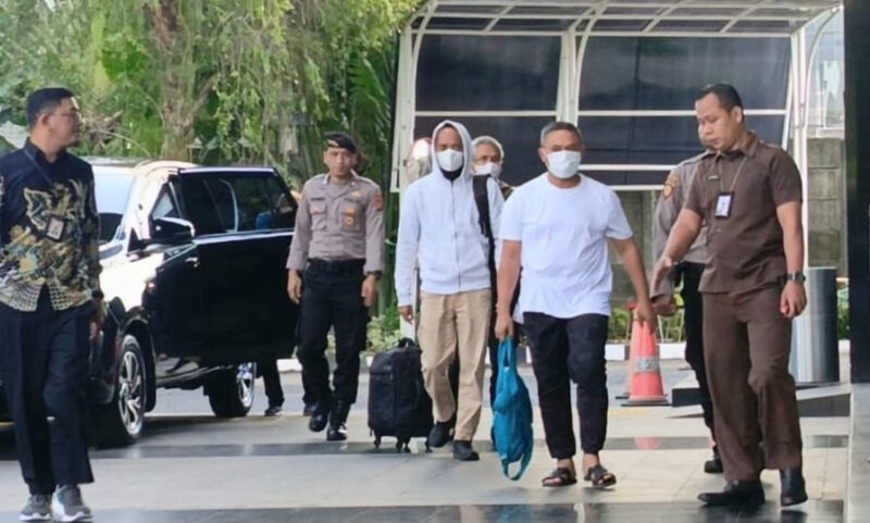 Gubernur Riau Abdul Wahid saat tiba di Gedung KPK, Selasa 4 November 2025 | Ubay/Media Prioritastv.com.