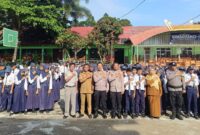 Kabag SDM Polres Tanggamus AKP Restu Marwoto usai memimpin sosialisasi penerimaan Sekolah Taruna Kemala Bhayangkara di SMPN 1 Gisting, Rabu 5 November 2025 | Dok. Humas Polres Tanggamus.