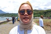 Mega Sari, Ketua Panitia Pelaksana Festival Layang-Layang Kabupaten Tanggamus 2025, saat memberikan keterangan kepada Media Prioritas, Minggu (9/11/2025) | Herdi/Media Prioritastv.com.