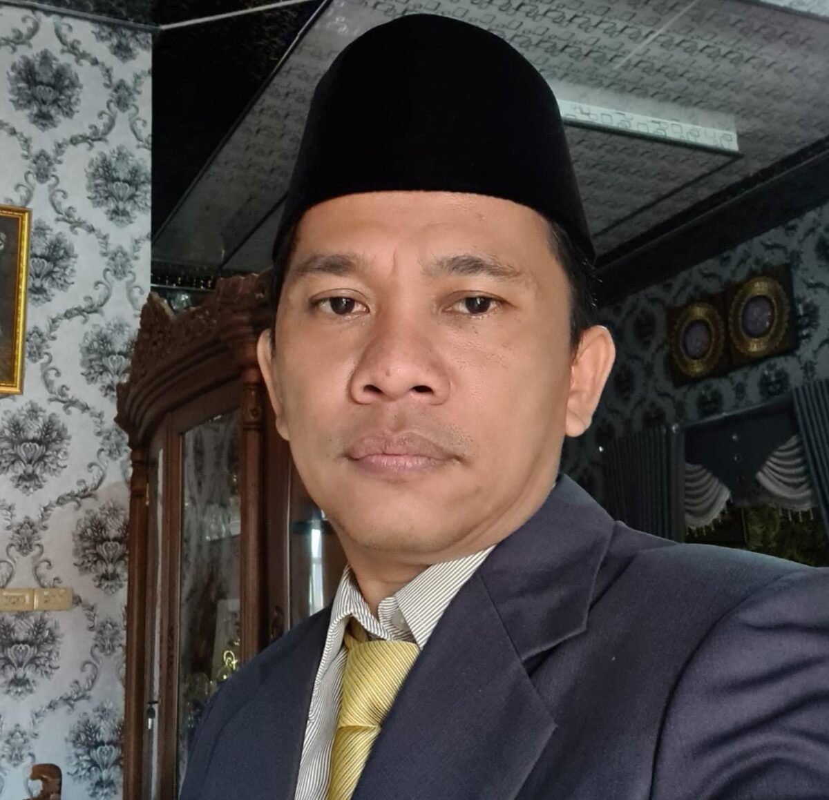 Kadis KPTPH Kabupaten Tanggamus, Alkat Alamsyah saat berada di Pemkab Tanggamus | Ist/Media Prioritastv.com.