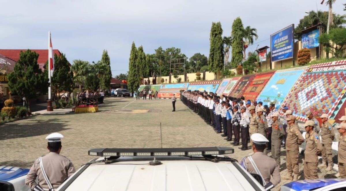 Apel gelar pasukan Polres Tanggamus bersama instansi terkait jelang pelaksanaan Operasi Zebra Krakatau 2025 di Lapangan Mapolres setempat, Senin 17 November 2025 | Dok. Humas Polres Tanggamus.