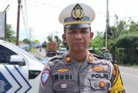 Kasat Lantas Polres Tanggamus Iptu Rudi Khisbiyantoro saat memberikan keterangan pers di lokasi penertiban di Jalinbar, Kota Agung, Senin 17 November 2025 | Herdi/Media Prioritastv.com.