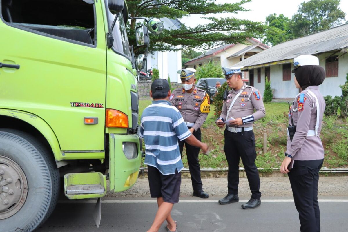Pelaksanaan Operasi Zebra Krakatau 2025 Polres Tanggamus di Jalinbar Gisting, Selasa 18 November 2025 | Dok. Humas Polres Tanggamus.