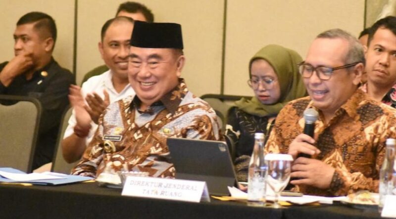 Bupati Tanggamus H. Moh. Saleh Asnawi saat menghadiri rapat pembahasan RTRW di Kementerian ATR/BPN, Rabu 19 November 2025 | Ubay/Media Prioritastv.com.